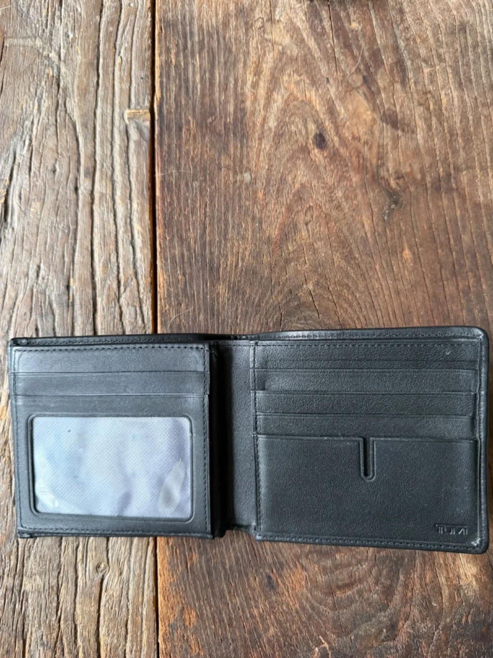 Tumi Global Center Flip Pass Case Wallet - Picture 2 of 5